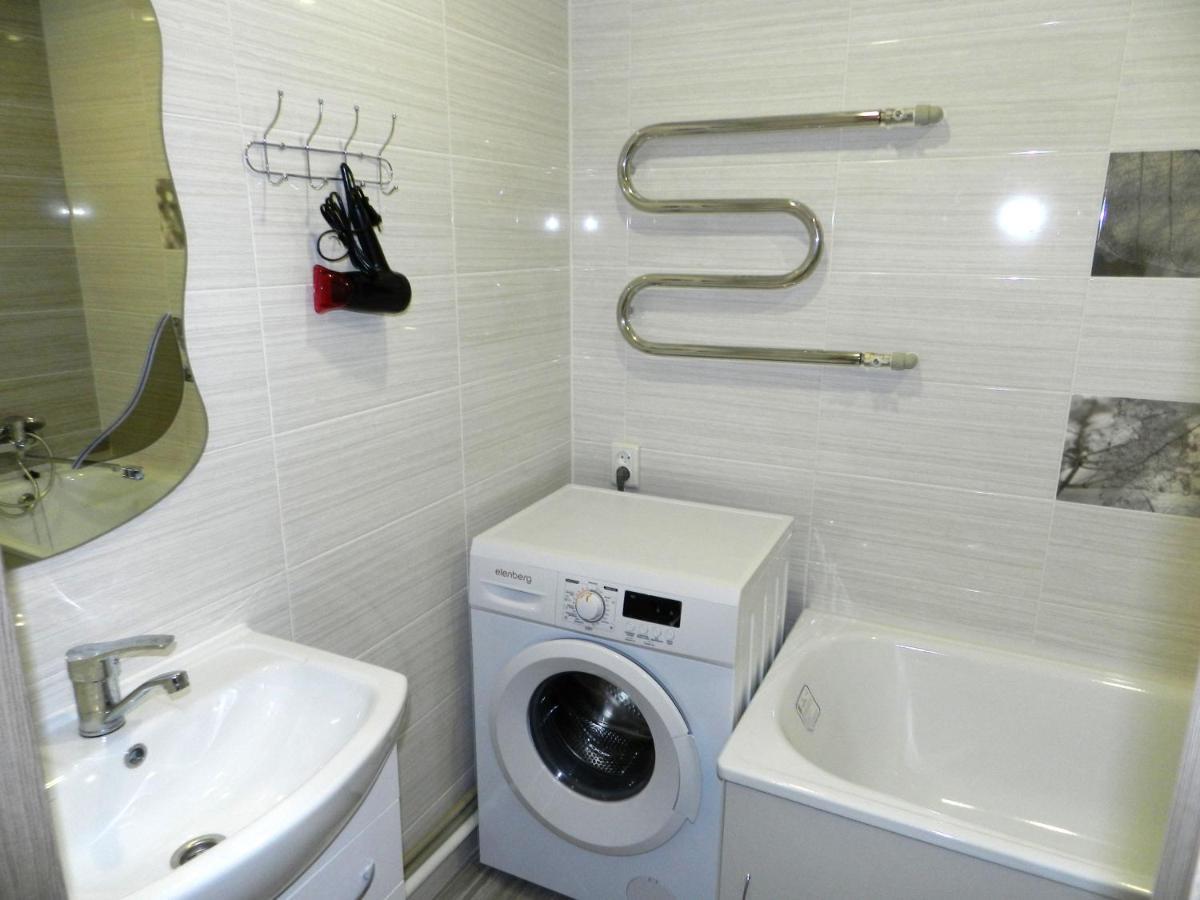 3-Room Apartment Near Inturist On Sobornyi Avenue 156, By Grandhome Zaporizhia Eksteriør billede
