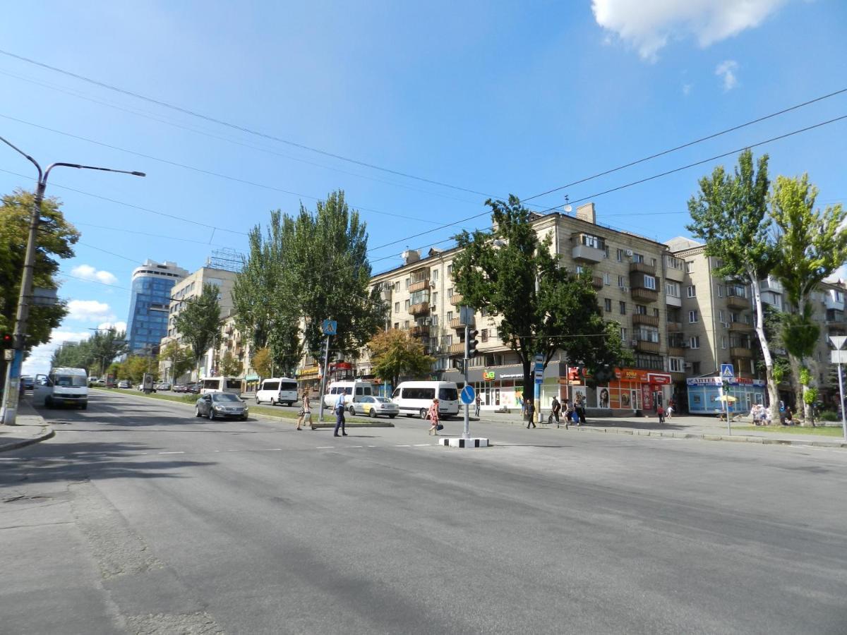 3-Room Apartment Near Inturist On Sobornyi Avenue 156, By Grandhome Zaporizhia Eksteriør billede